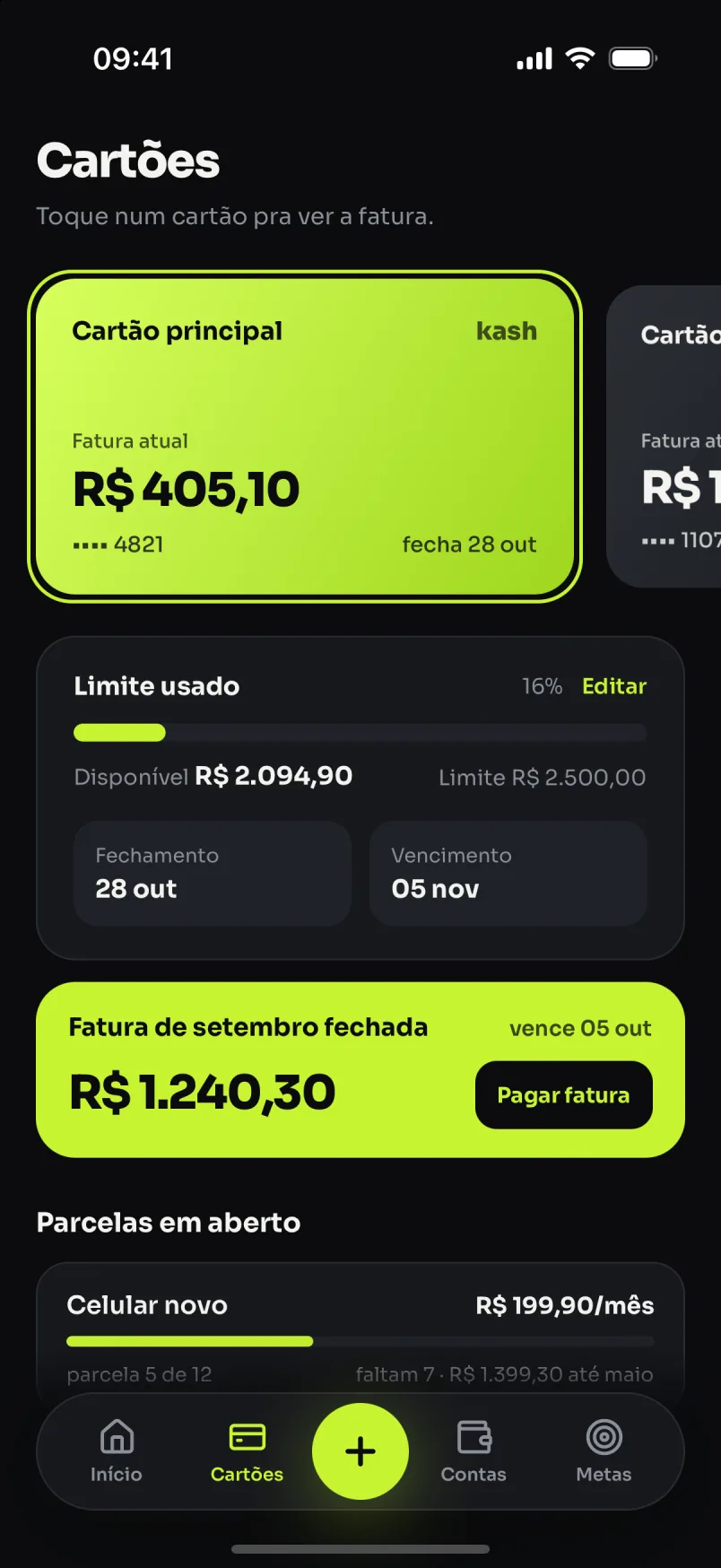Tela de cartões do Kash com a fatura atual, o limite usado e as parcelas em aberto